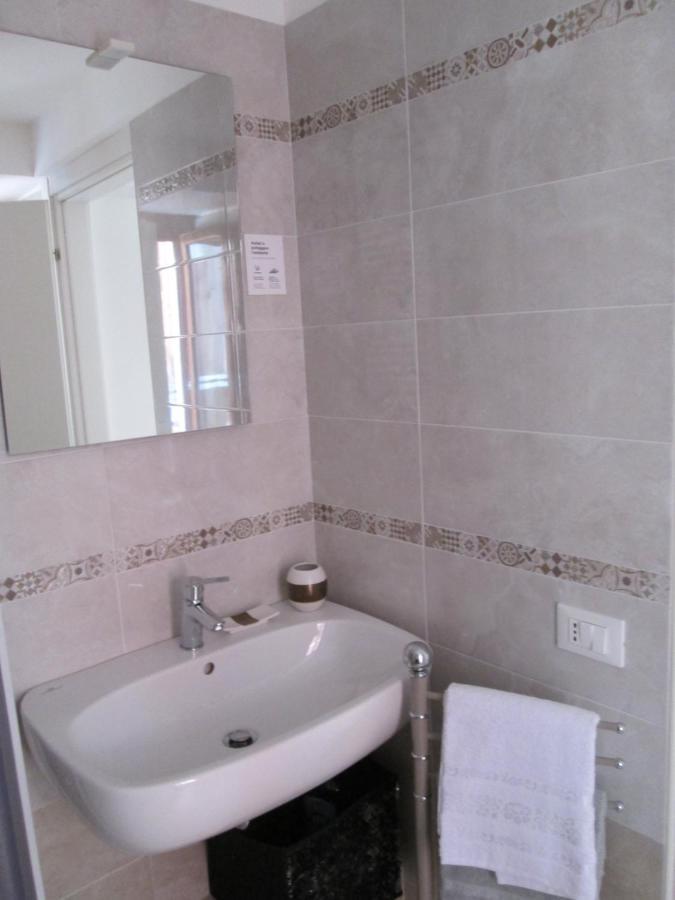 ל'אקווילה B&B Regina Margherita מראה חיצוני תמונה