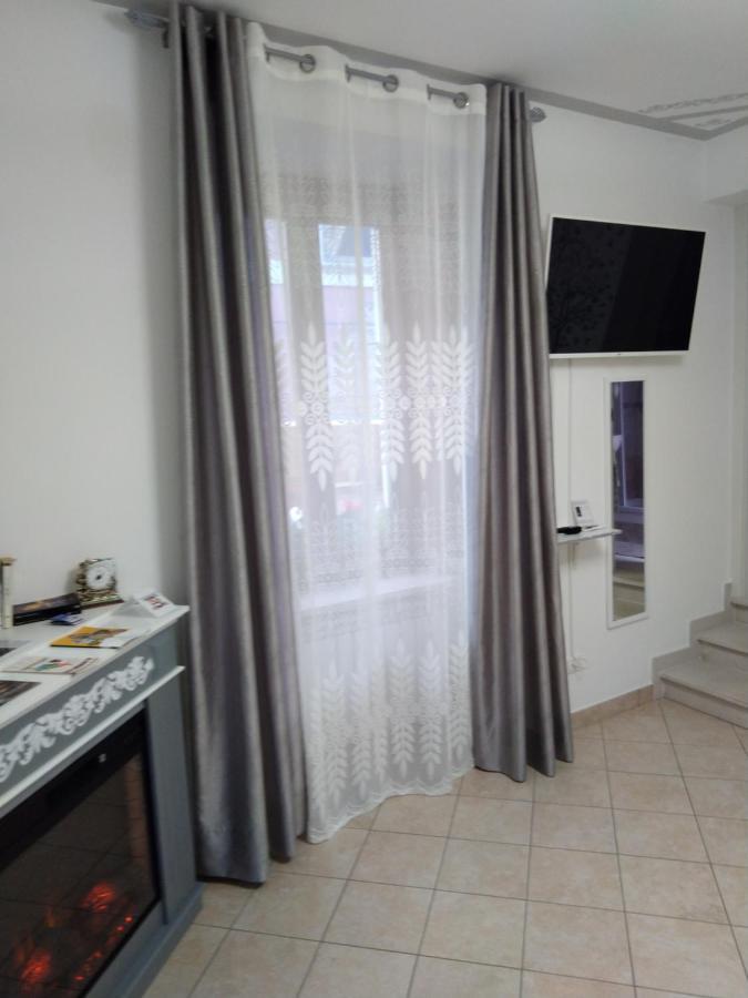 ל'אקווילה B&B Regina Margherita מראה חיצוני תמונה