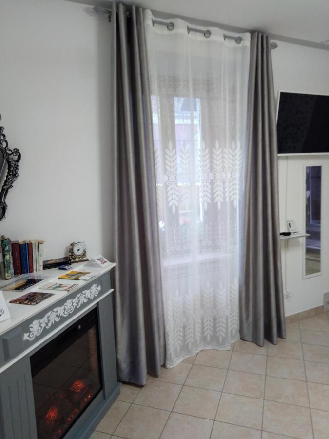 ל'אקווילה B&B Regina Margherita מראה חיצוני תמונה