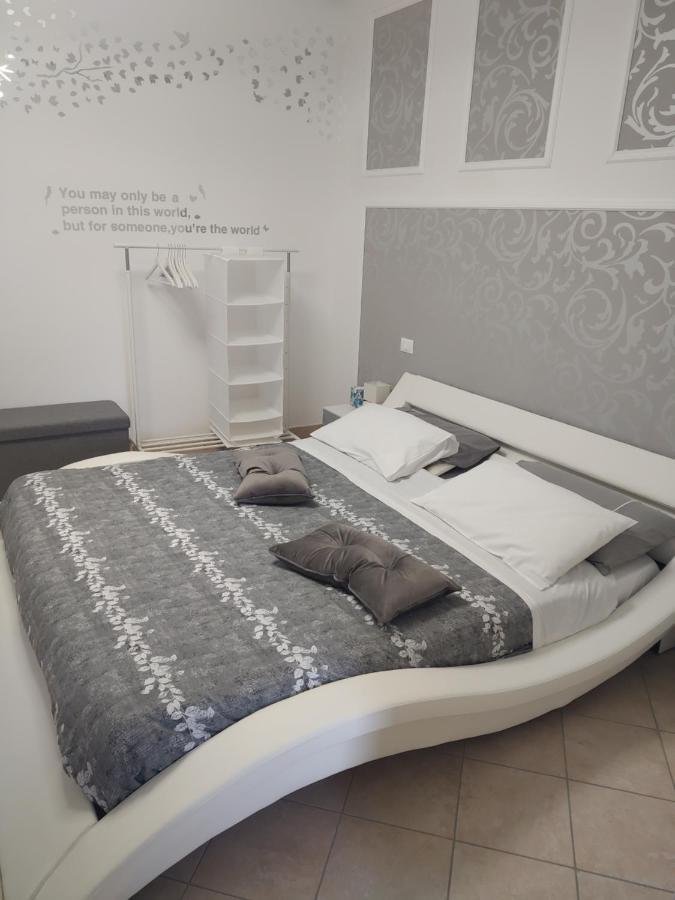 ל'אקווילה B&B Regina Margherita מראה חיצוני תמונה